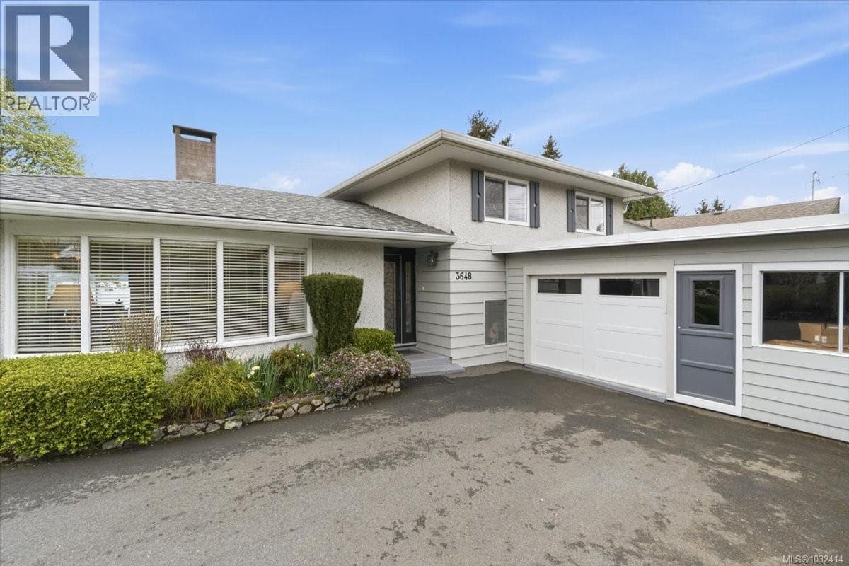 3648 Seaview Cres photo 4