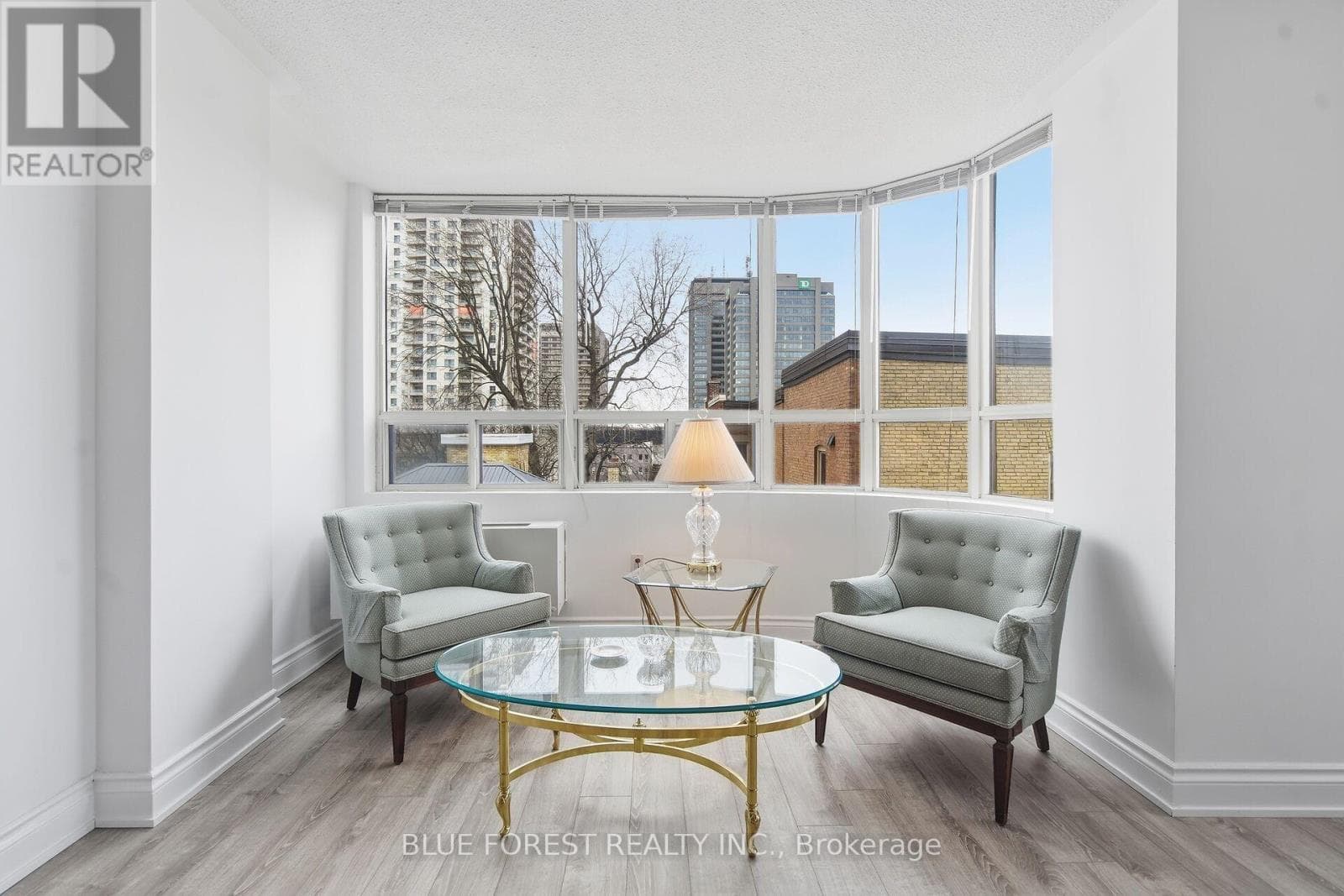 501 - 7 PICTON STREET photo 5