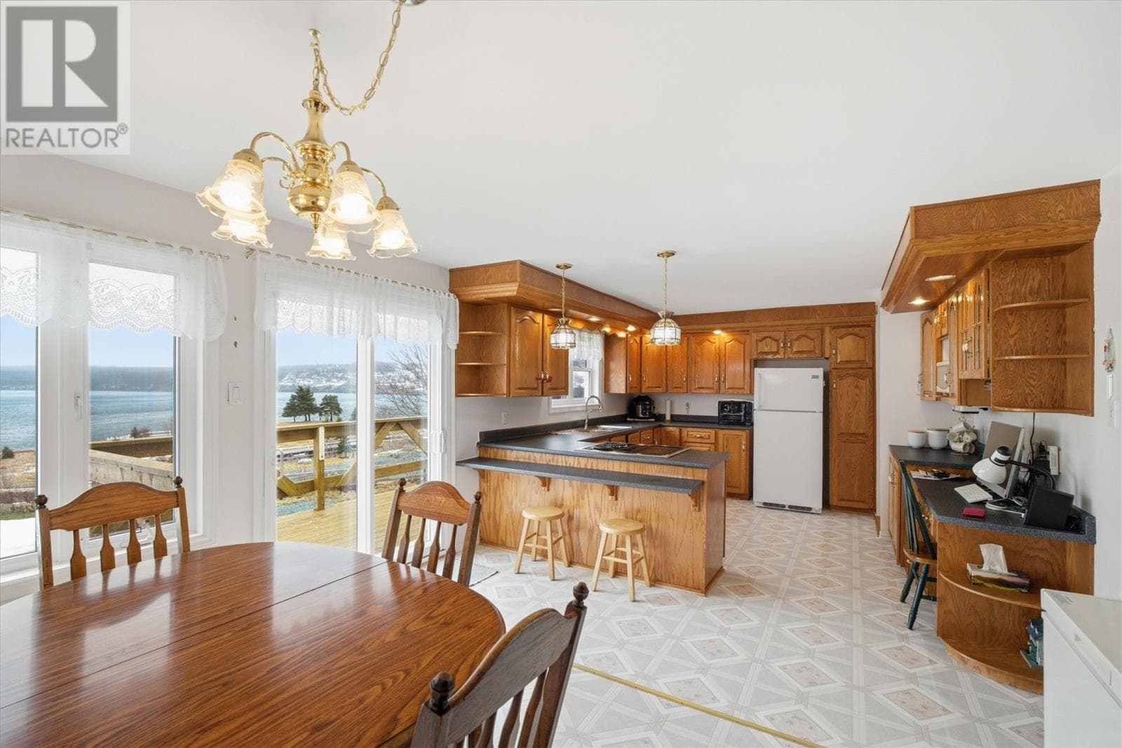 100 Harbour Road photo 3