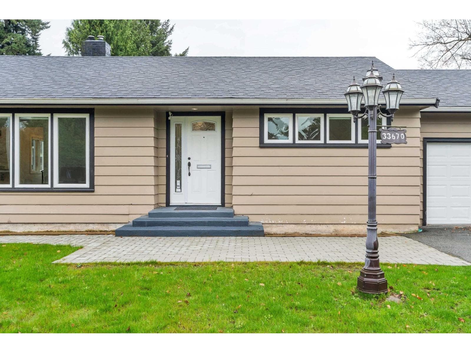 33670 LINCOLN ROAD photo 4