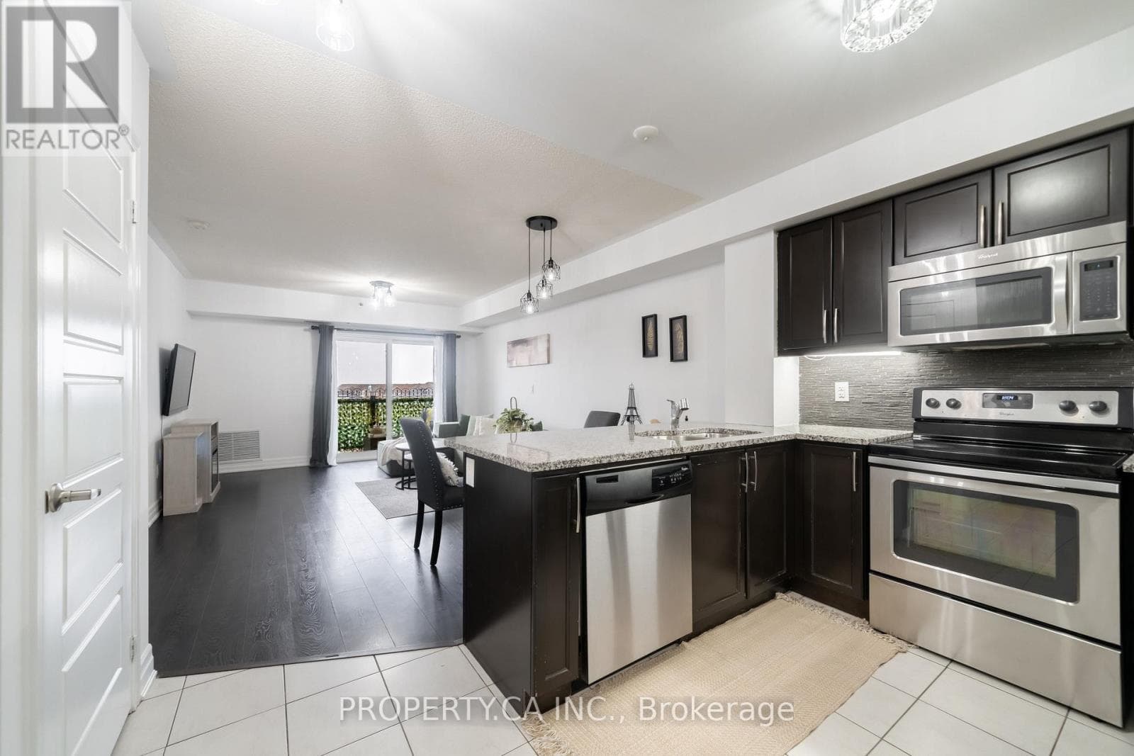 412 - 70 BAYCLIFFE CRESCENT photo 2
