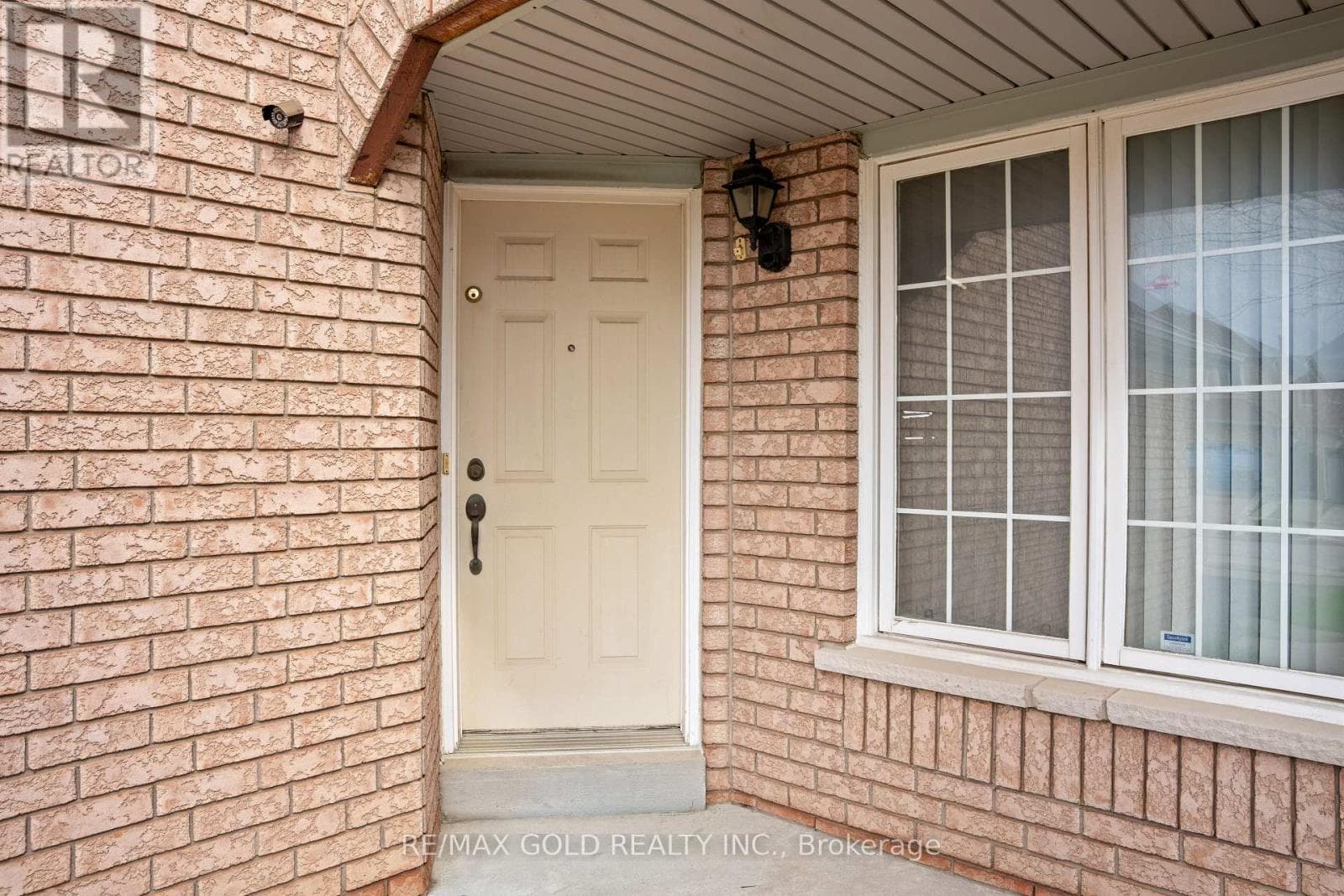 107 SECLUSION CRESCENT photo 3