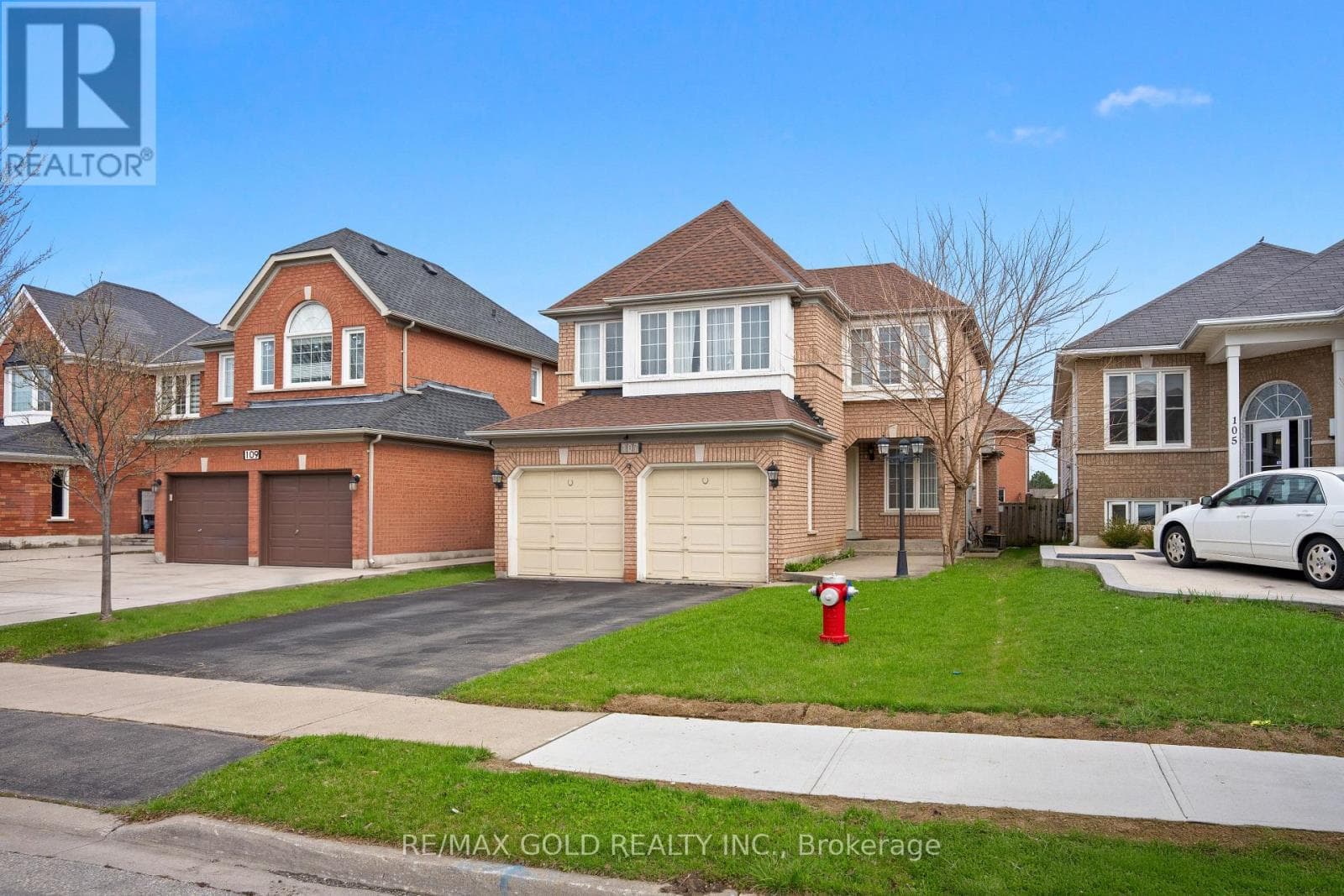 107 SECLUSION CRESCENT photo 5