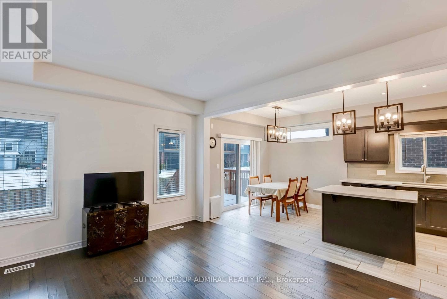 10 BERGENSTEIN CRESCENT photo 5