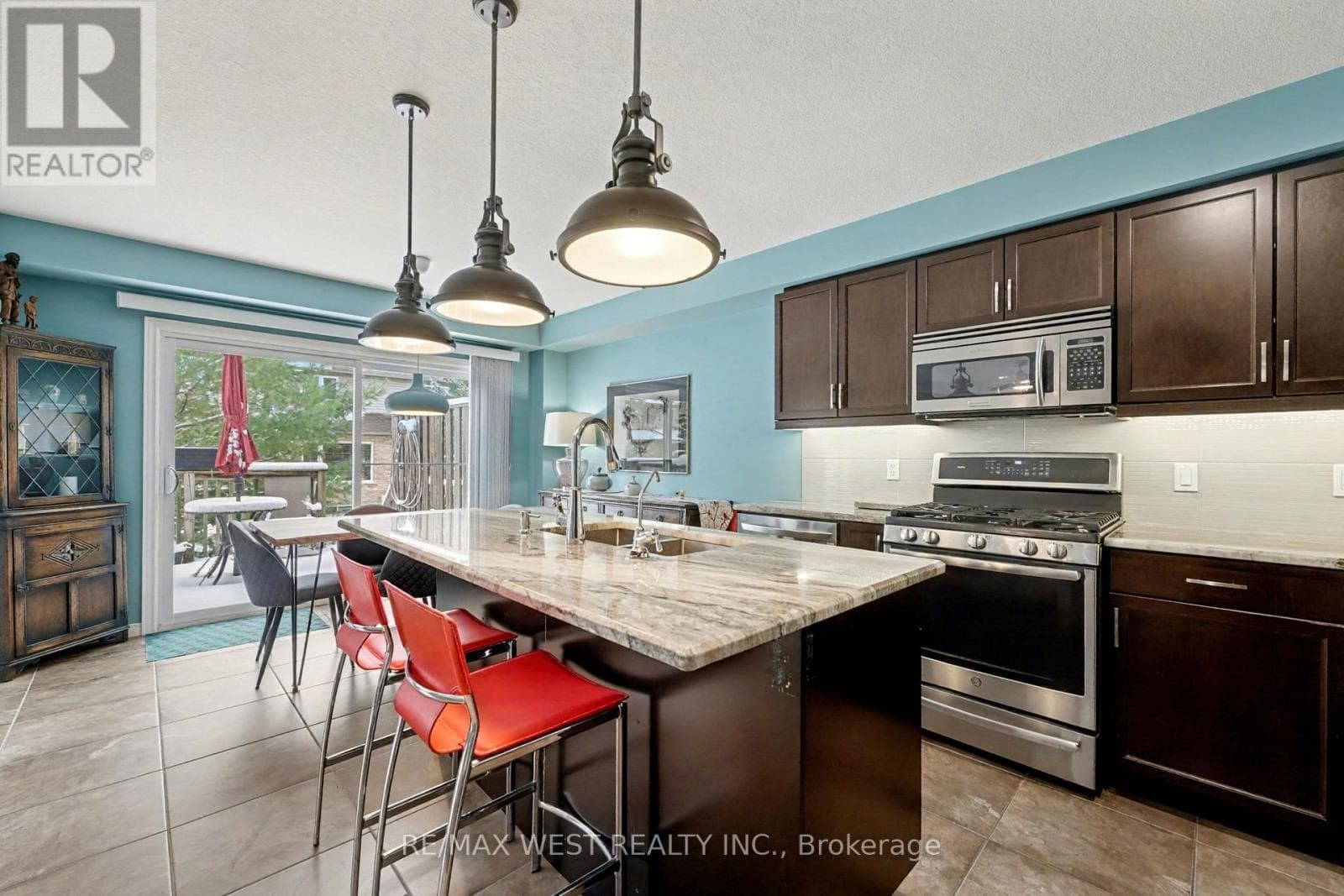 7 - 255 SUMMERFIELD DRIVE photo 3