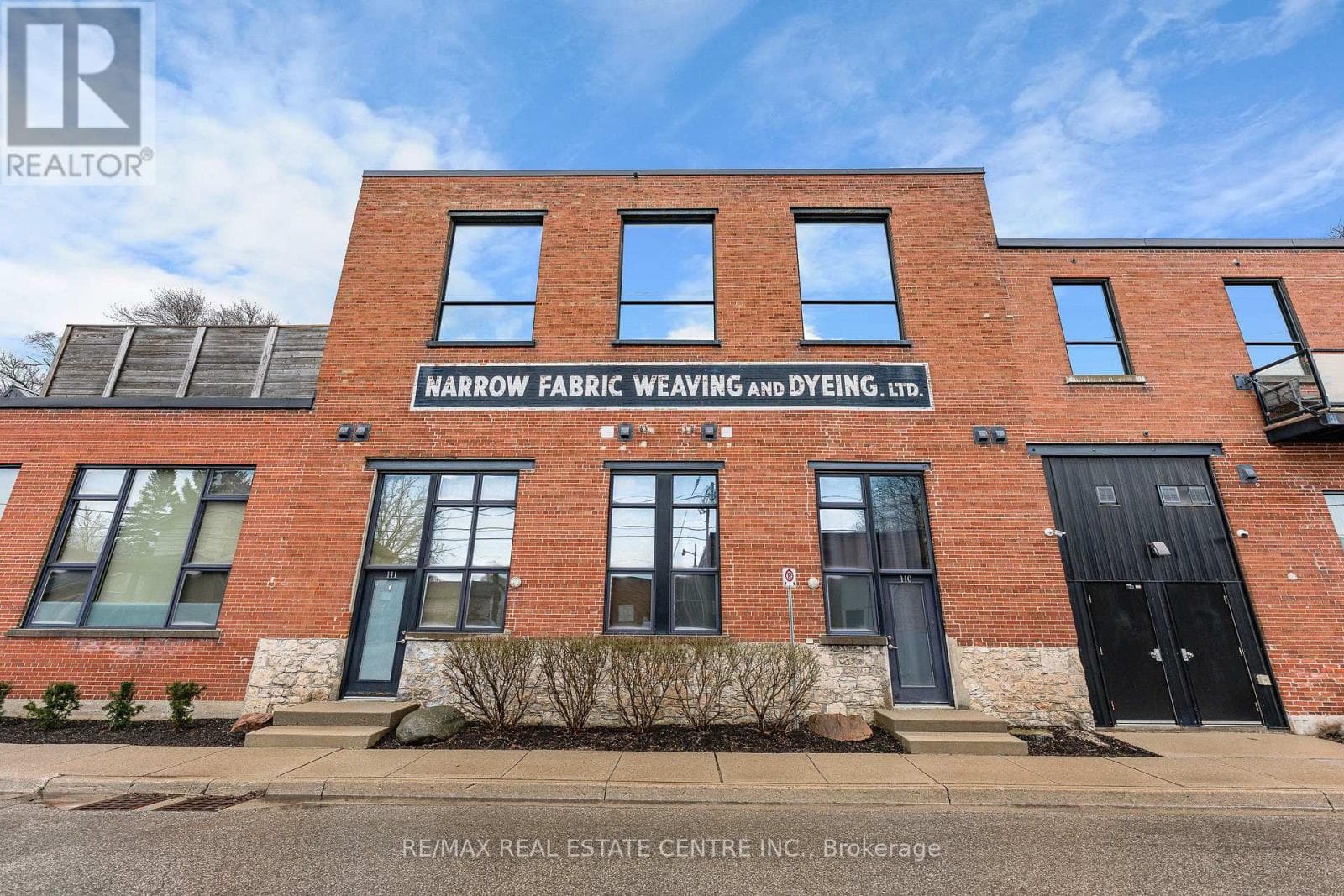 212 - 85 SPRUCE STREET photo 2