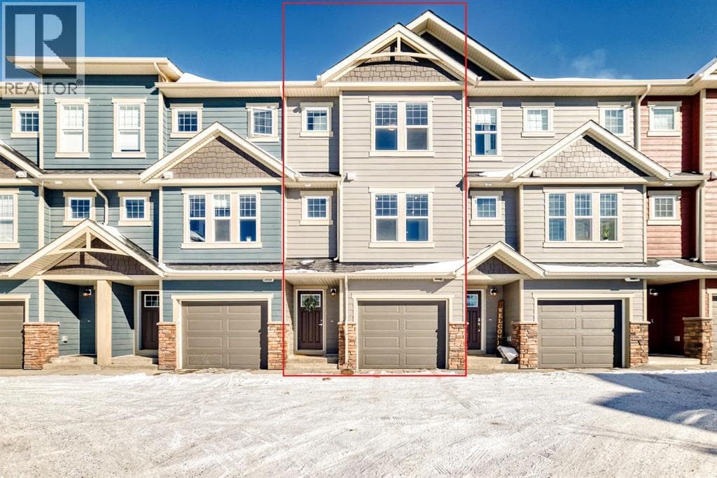 272 Cranbrook Square SE photo 2