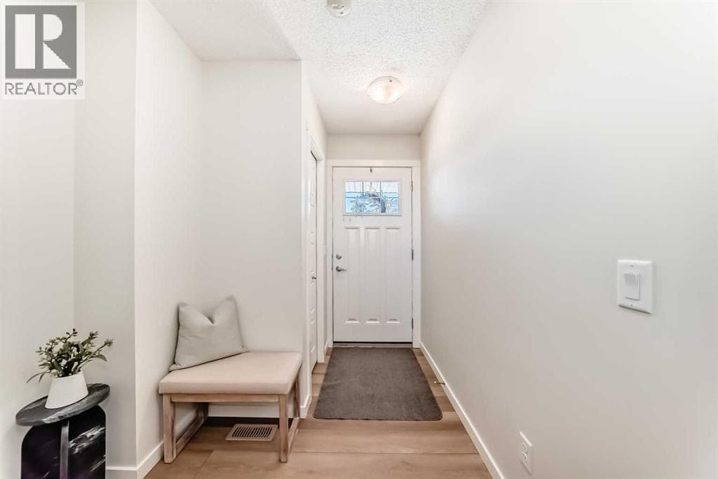 272 Cranbrook Square SE photo 5