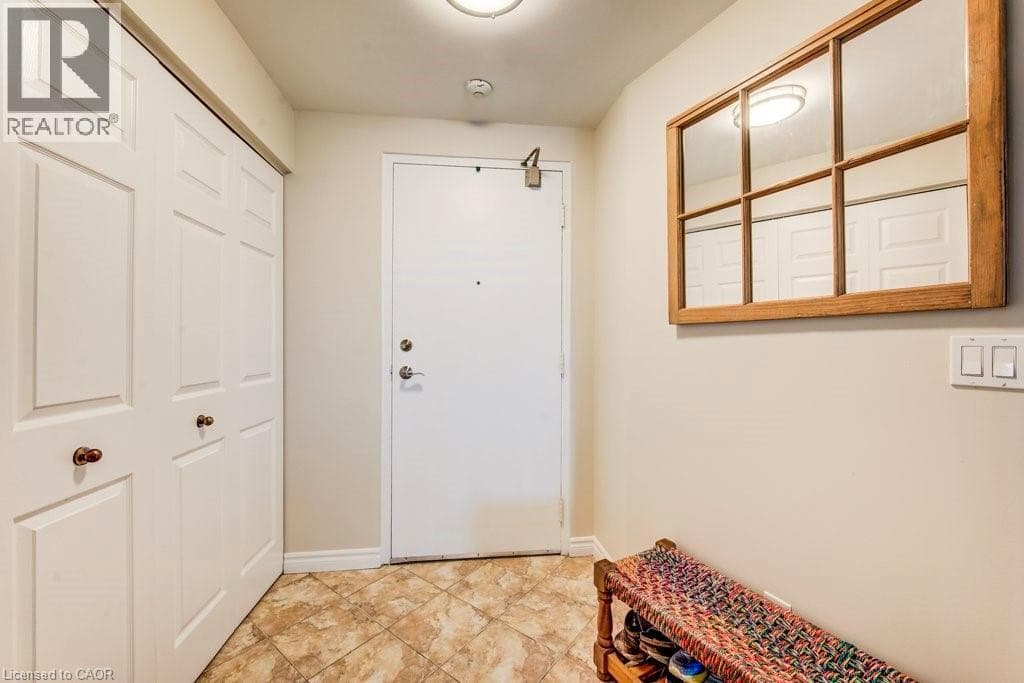 24 MARILYN Drive Unit# 704 photo 3