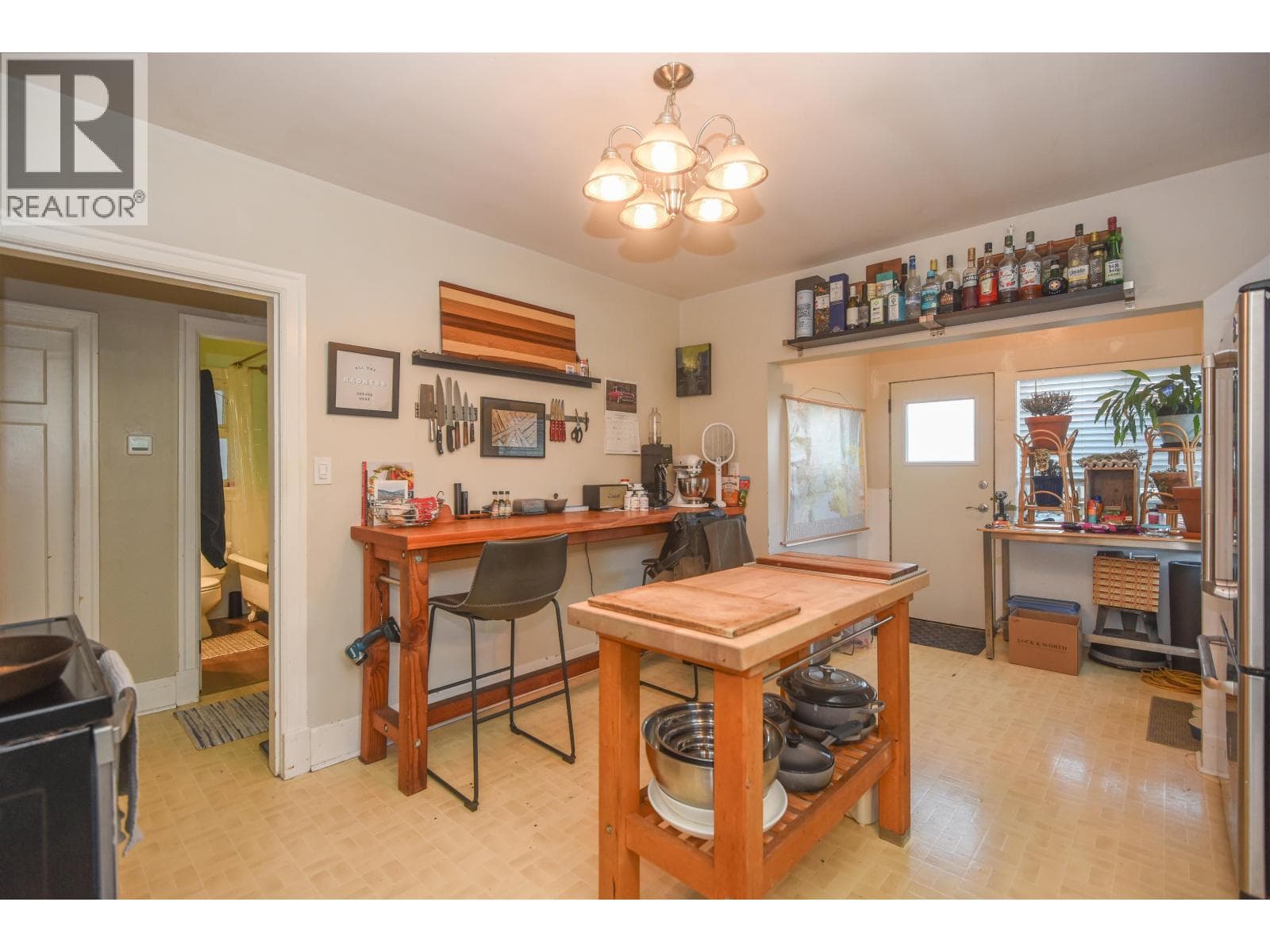 2881 ADANAC STREET photo 4