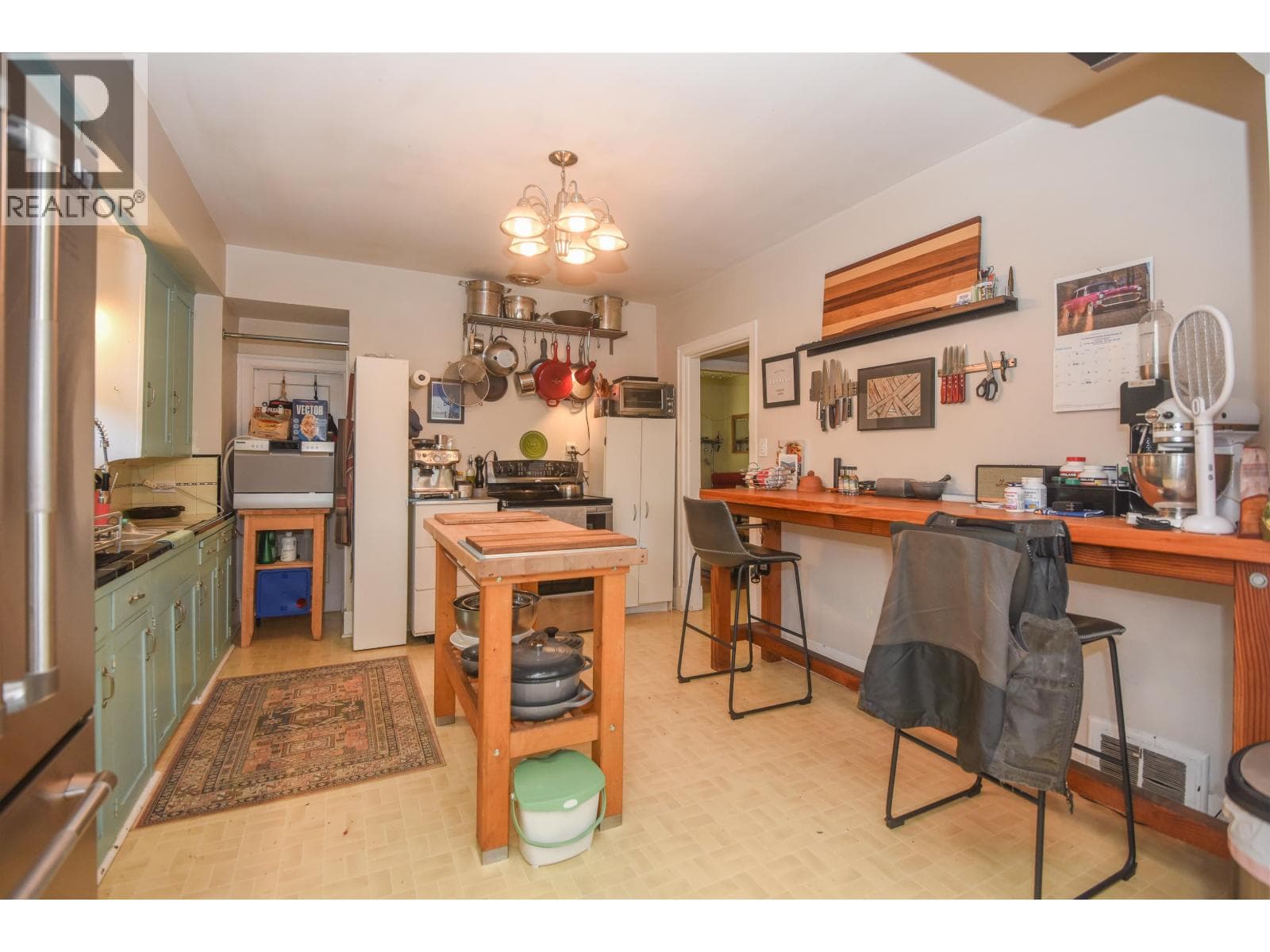 2881 ADANAC STREET photo 5