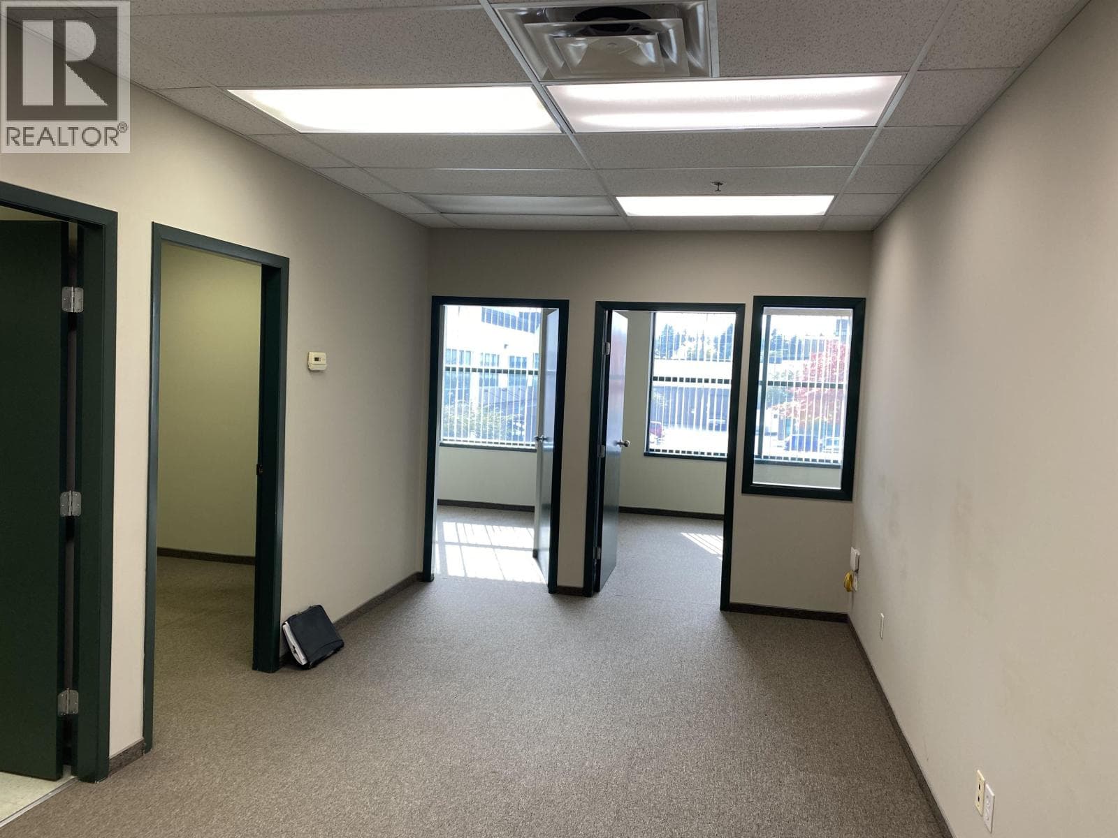 706 2071 KINGSWAY AVENUE photo 2