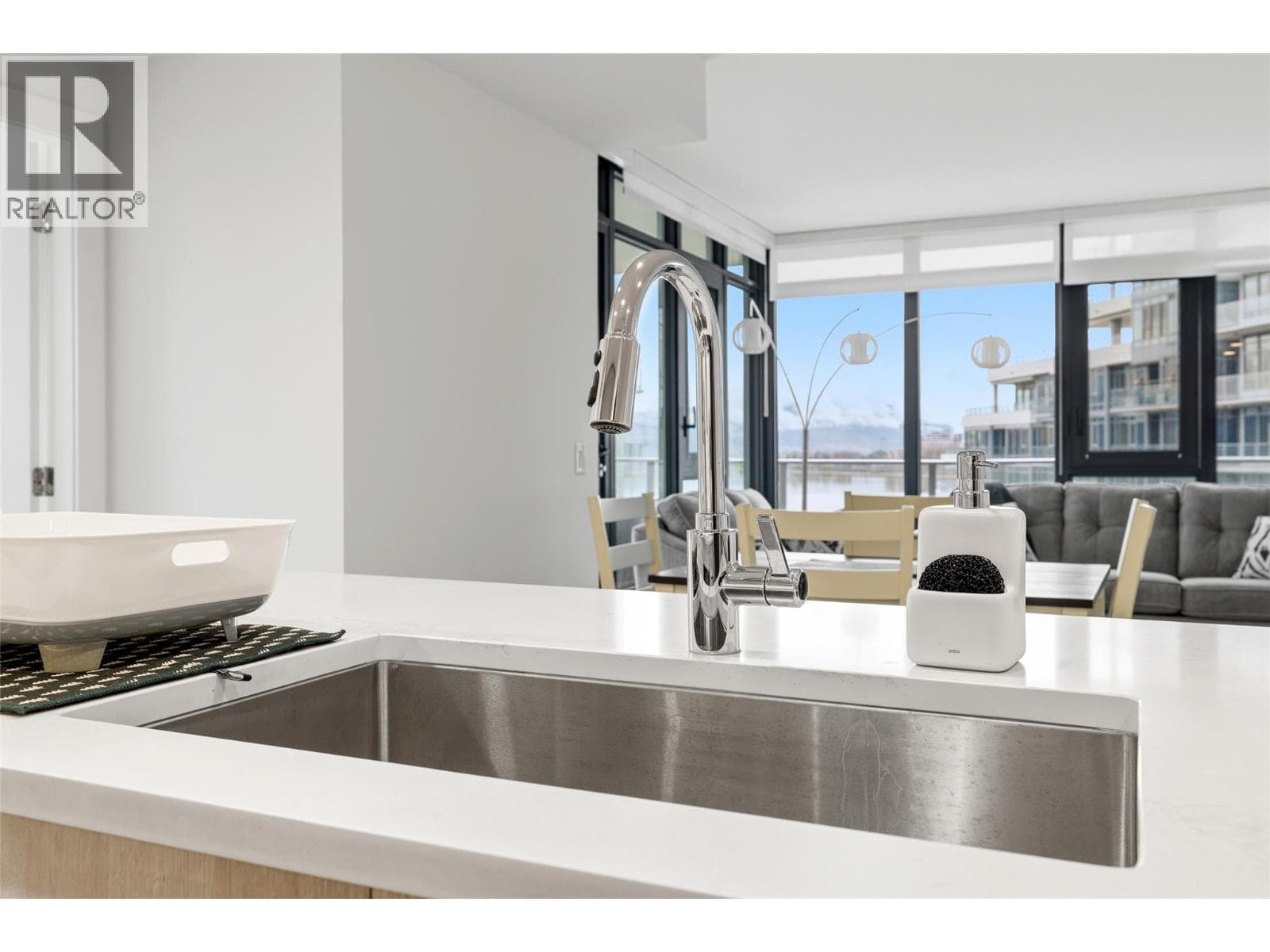 3699 Capozzi Road Unit# 811 photo 3