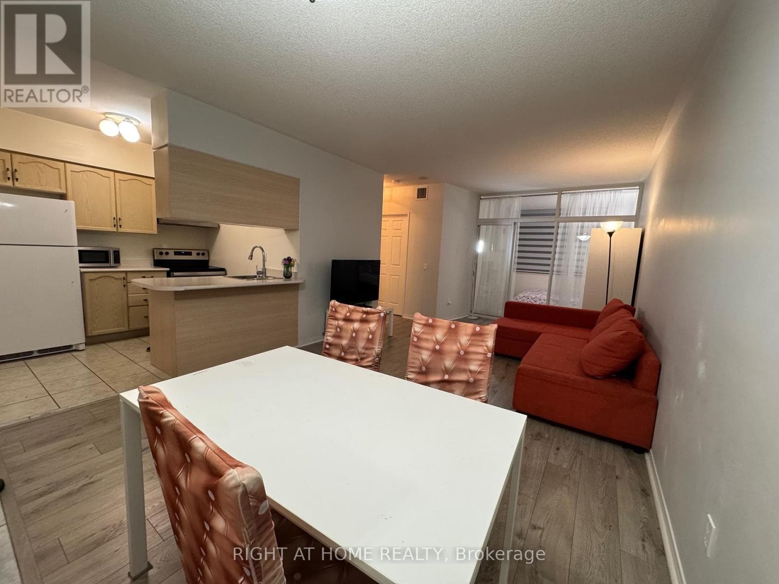 212 - 7378 YONGE STREET photo 4