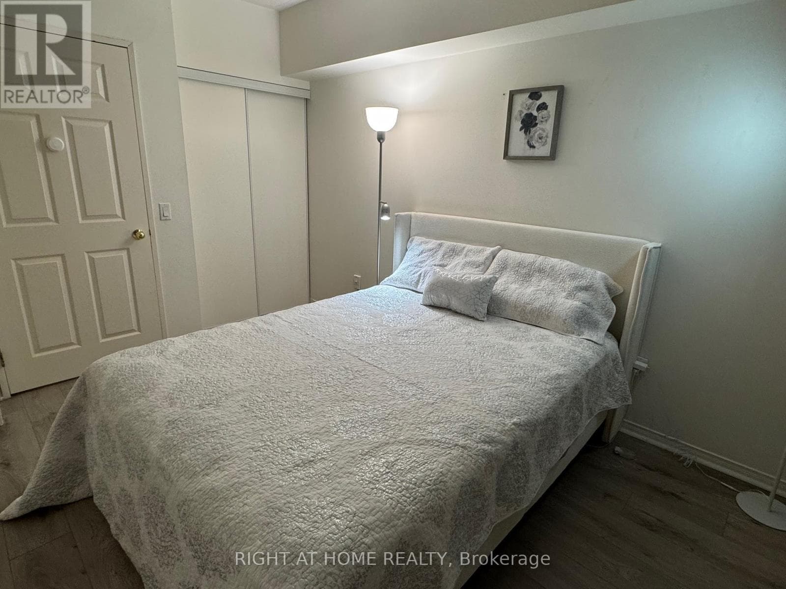 212 - 7378 YONGE STREET photo 5