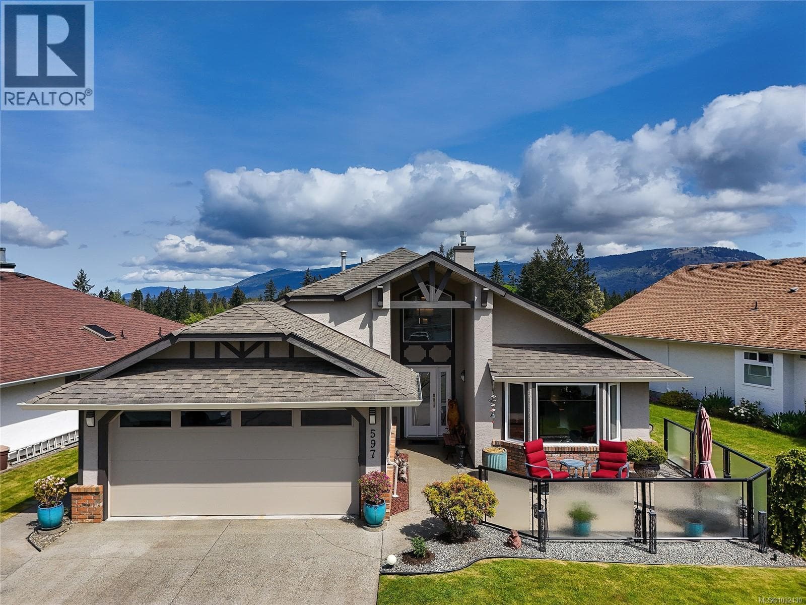 2 bed 2 bath single family at 597 Pine Ridge Dr — $999,000