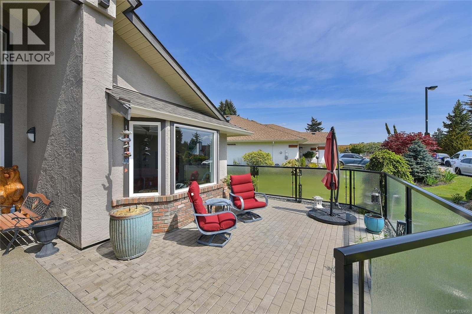 597 Pine Ridge Dr photo 3