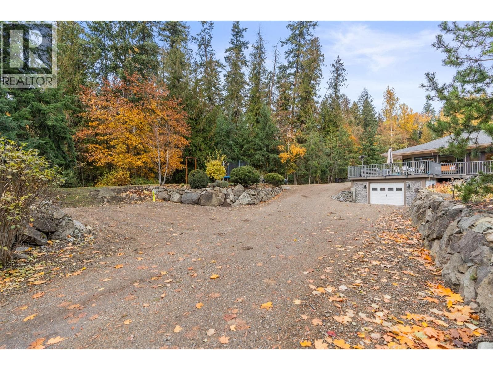 5615 East Vernon Road photo 4