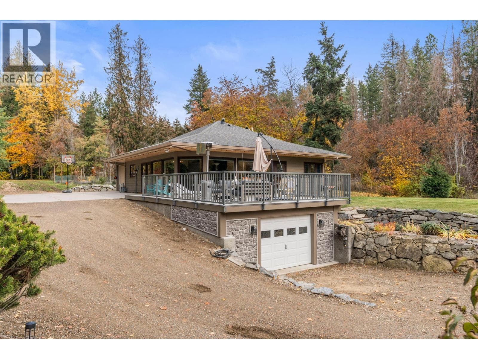 5615 East Vernon Road photo 2