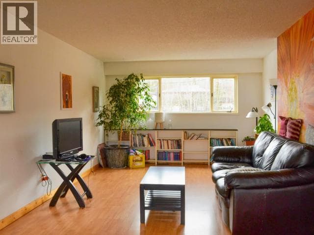 524 MAYNARD ROAD photo 4