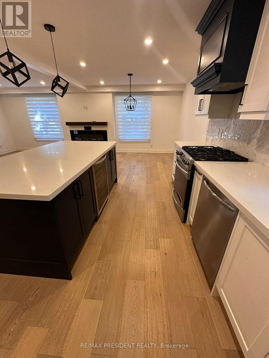45 ROYAL OAK DRIVE photo 4
