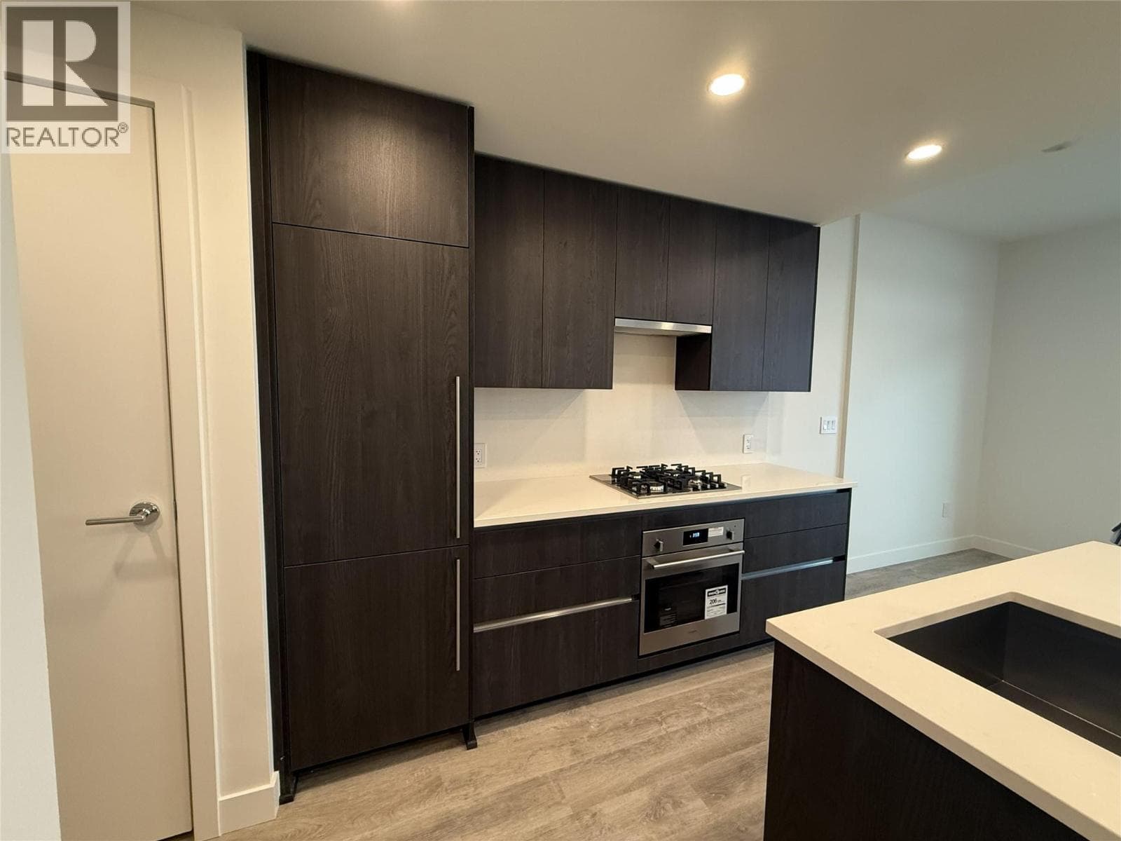 1626 Water Street Unit# 3405 photo 2