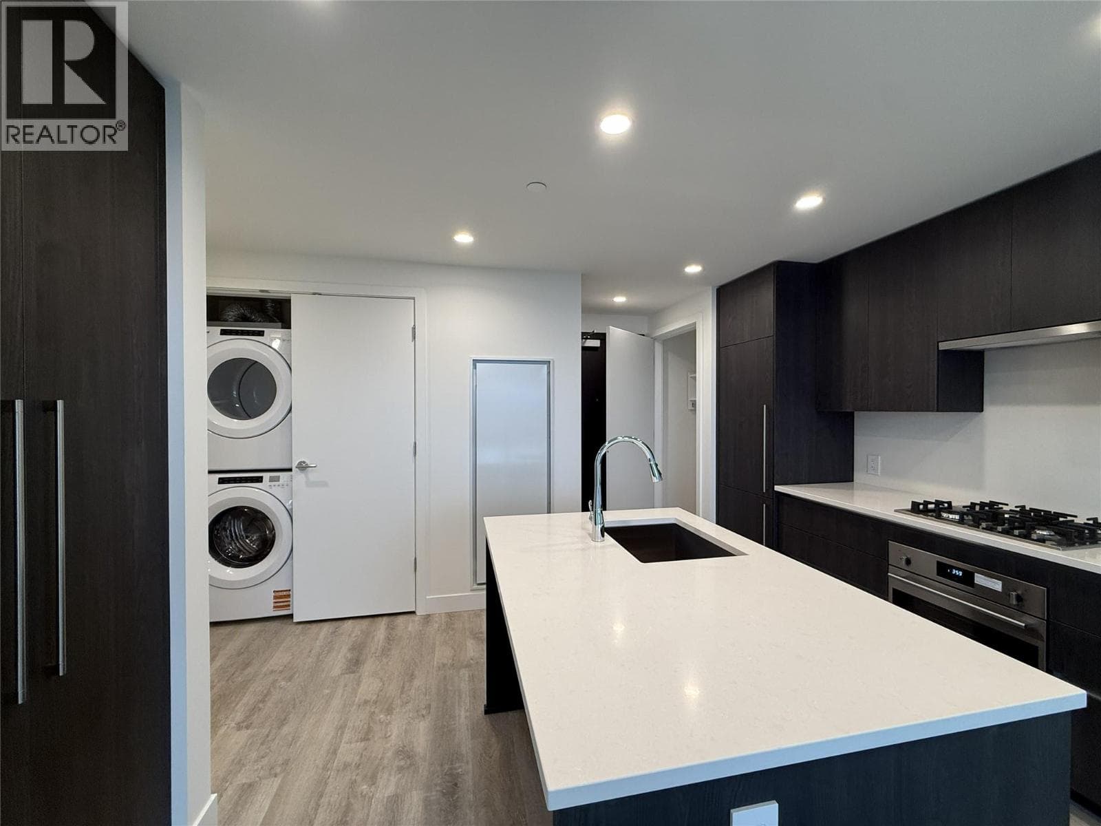 1626 Water Street Unit# 3405 photo 4