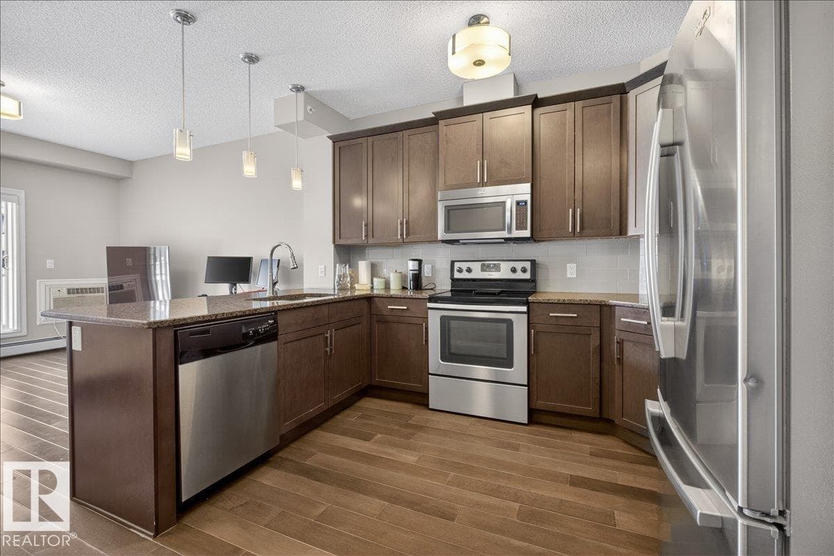 #413 2203 44 AV NW photo 5