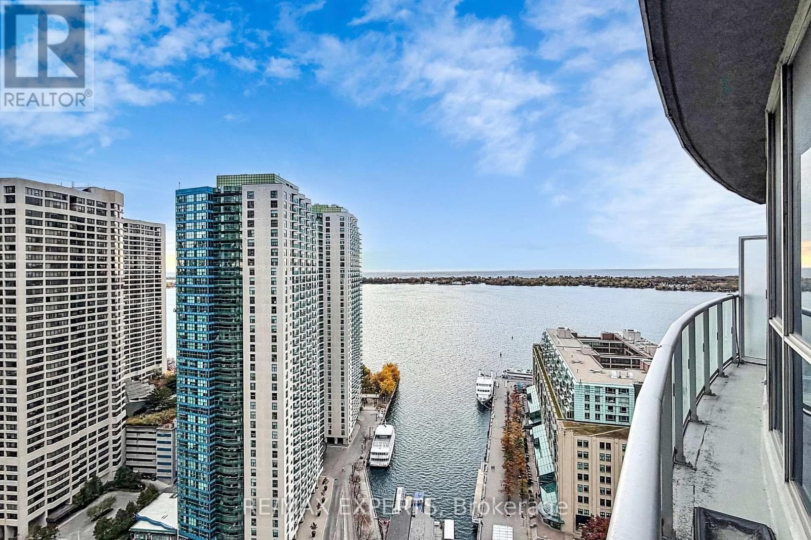 1 bed 1 bath single family at 2905 - 8 YORK STREET — $573,000