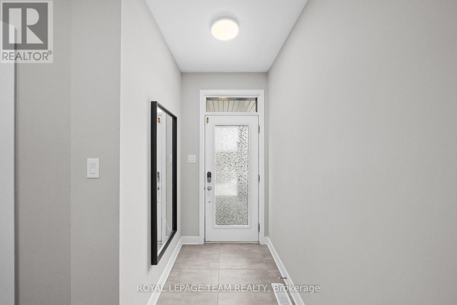 539 HONEYLOCUST AVENUE photo 5