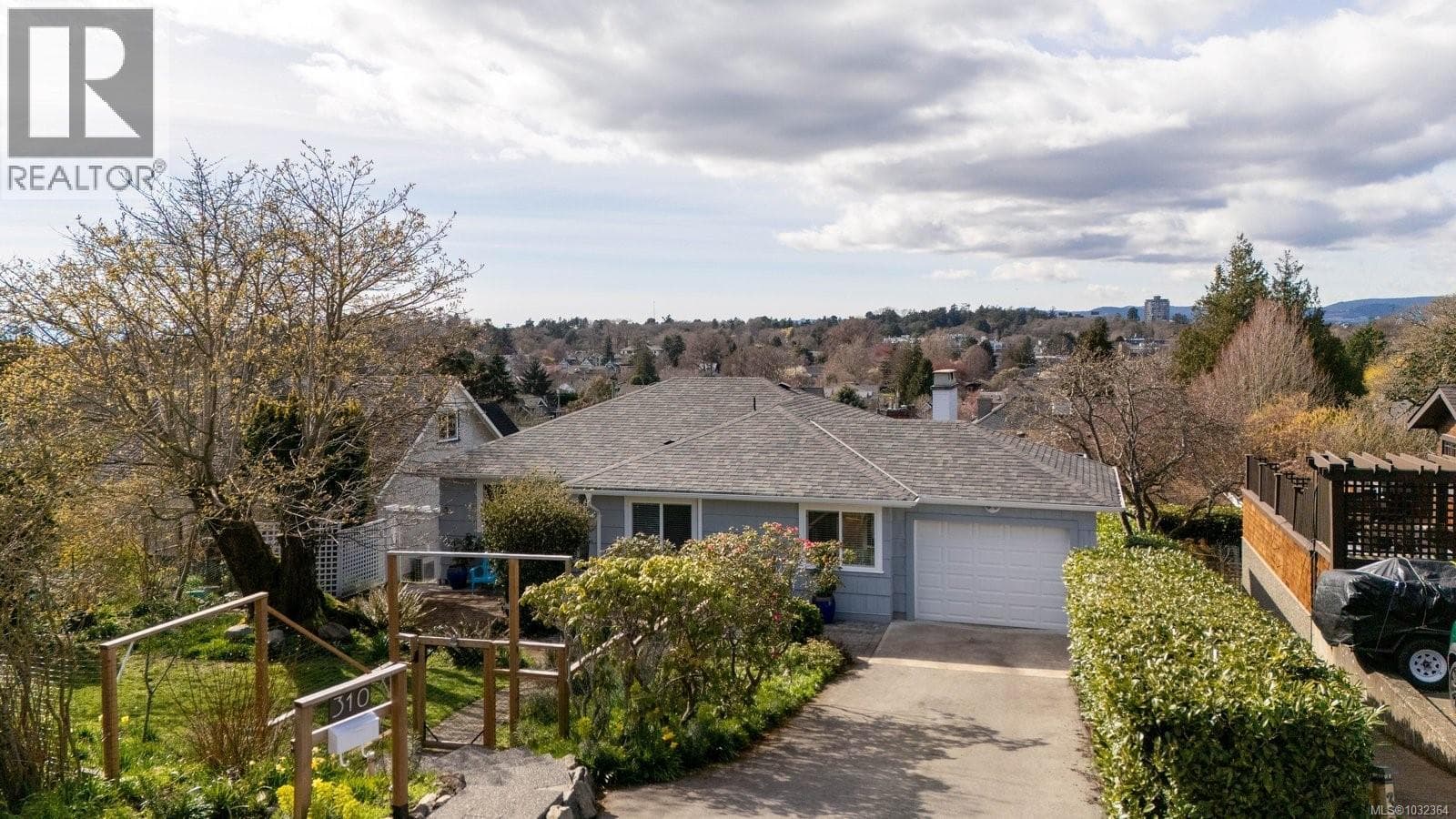 310 Windermere Pl photo 2