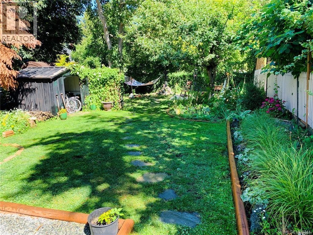 1709 Fernwood Rd photo 4