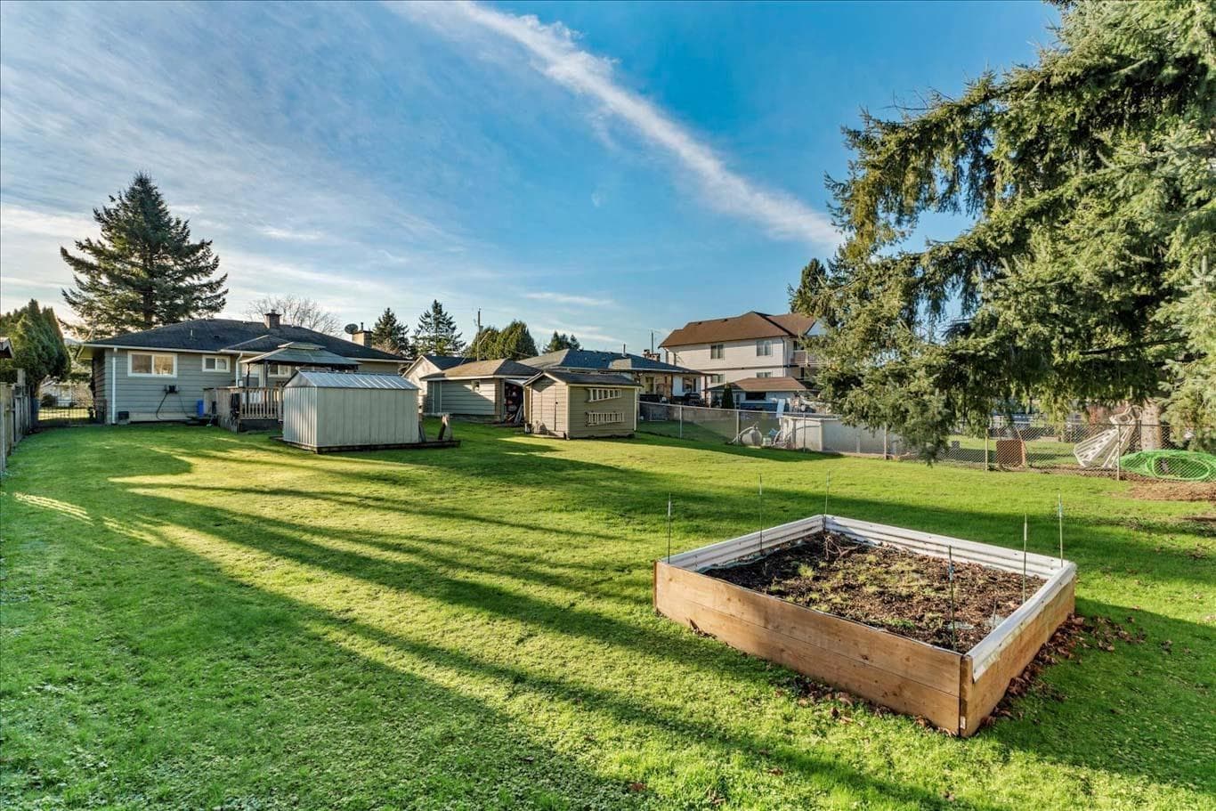 46329 STRATHCONA ROAD, Fairfield Island photo 2