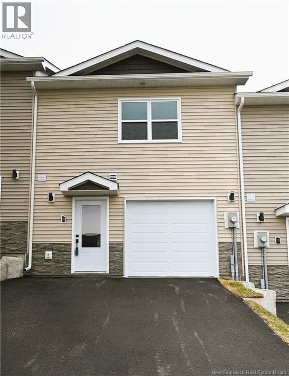 3 bed 3 bath single family at 177 Arlington Crescent — $399,900
