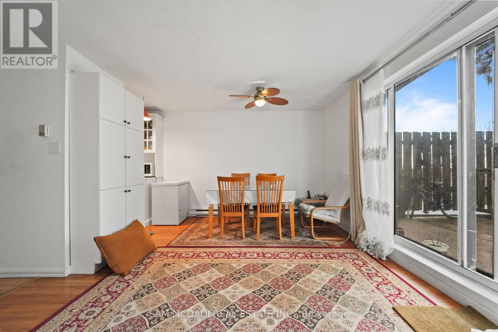 112 - 1050 FALGARWOOD DRIVE photo 5