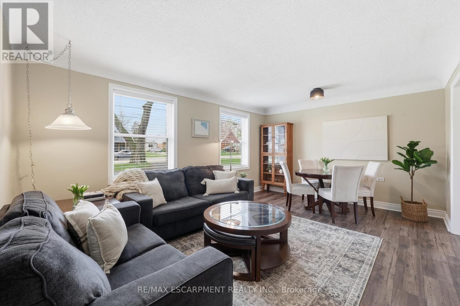 2074 CHURCHILL AVENUE photo 5