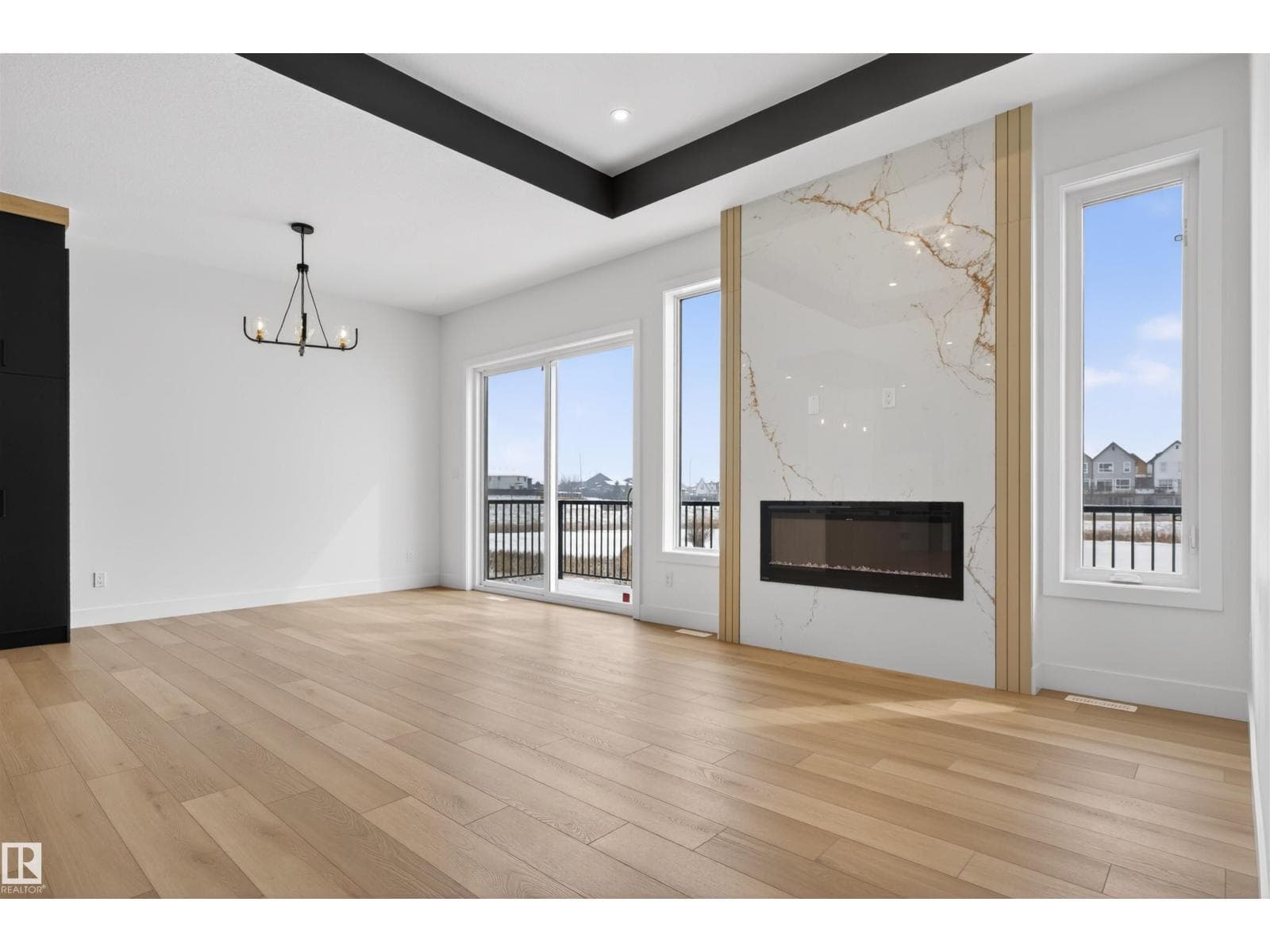 27 ROSEWOOD WY photo 2