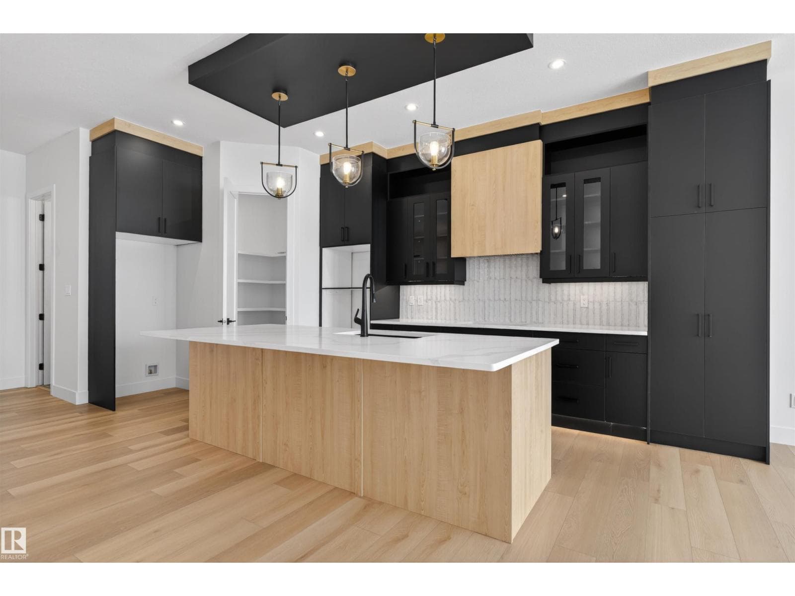 27 ROSEWOOD WY photo 4
