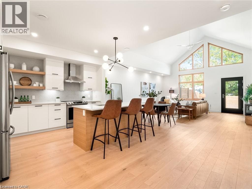 98 ELGIN Street photo 2