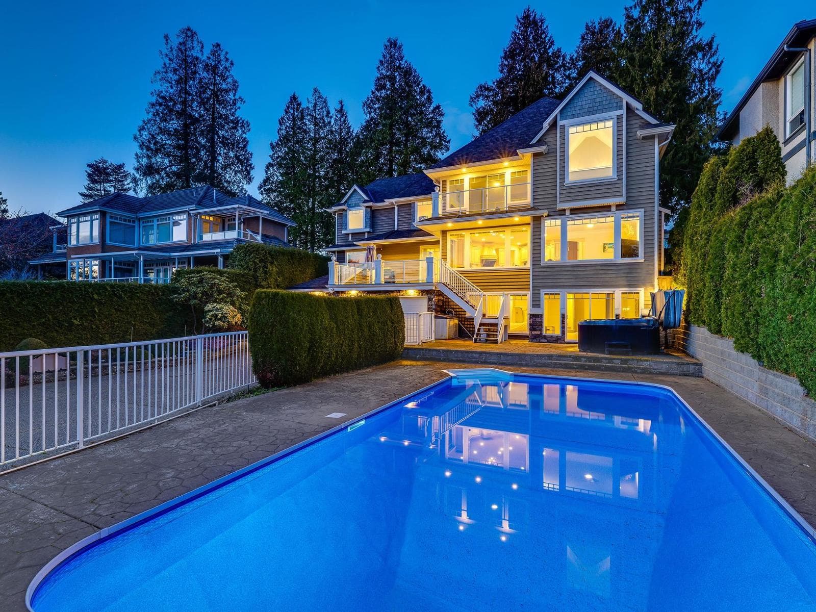 13518 MARINE DRIVE photo 2