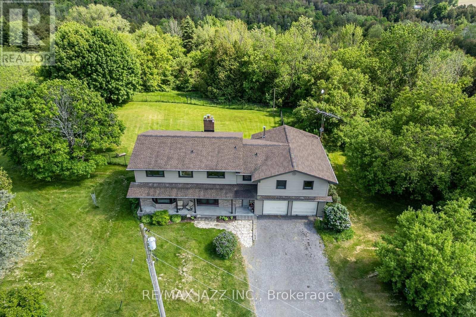 8733 LESKARD ROAD photo 3
