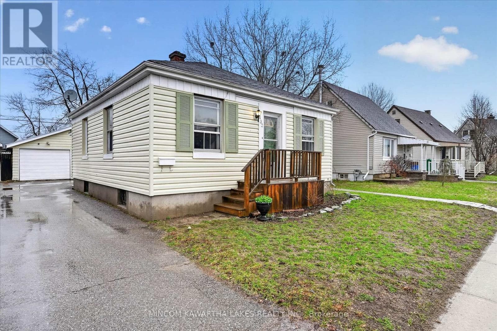 452 HAMILTON STREET photo 2