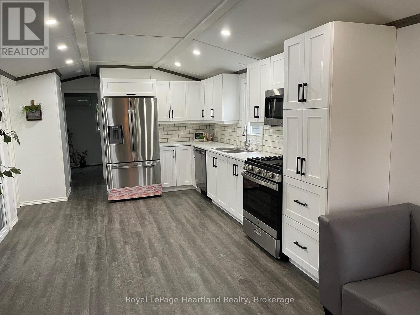4 STARBOARD - 77719 BLUEWATER HIGHWAY photo 4