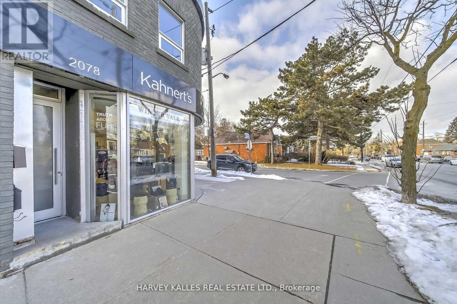 2078 AVENUE ROAD photo 5