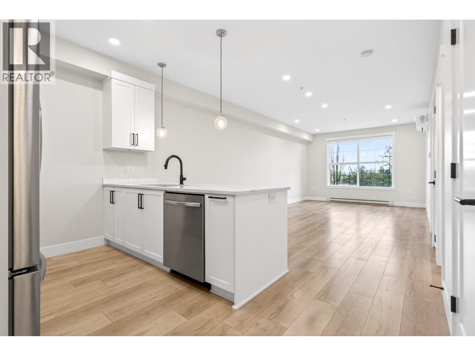 405 22638 119 AVENUE photo 5
