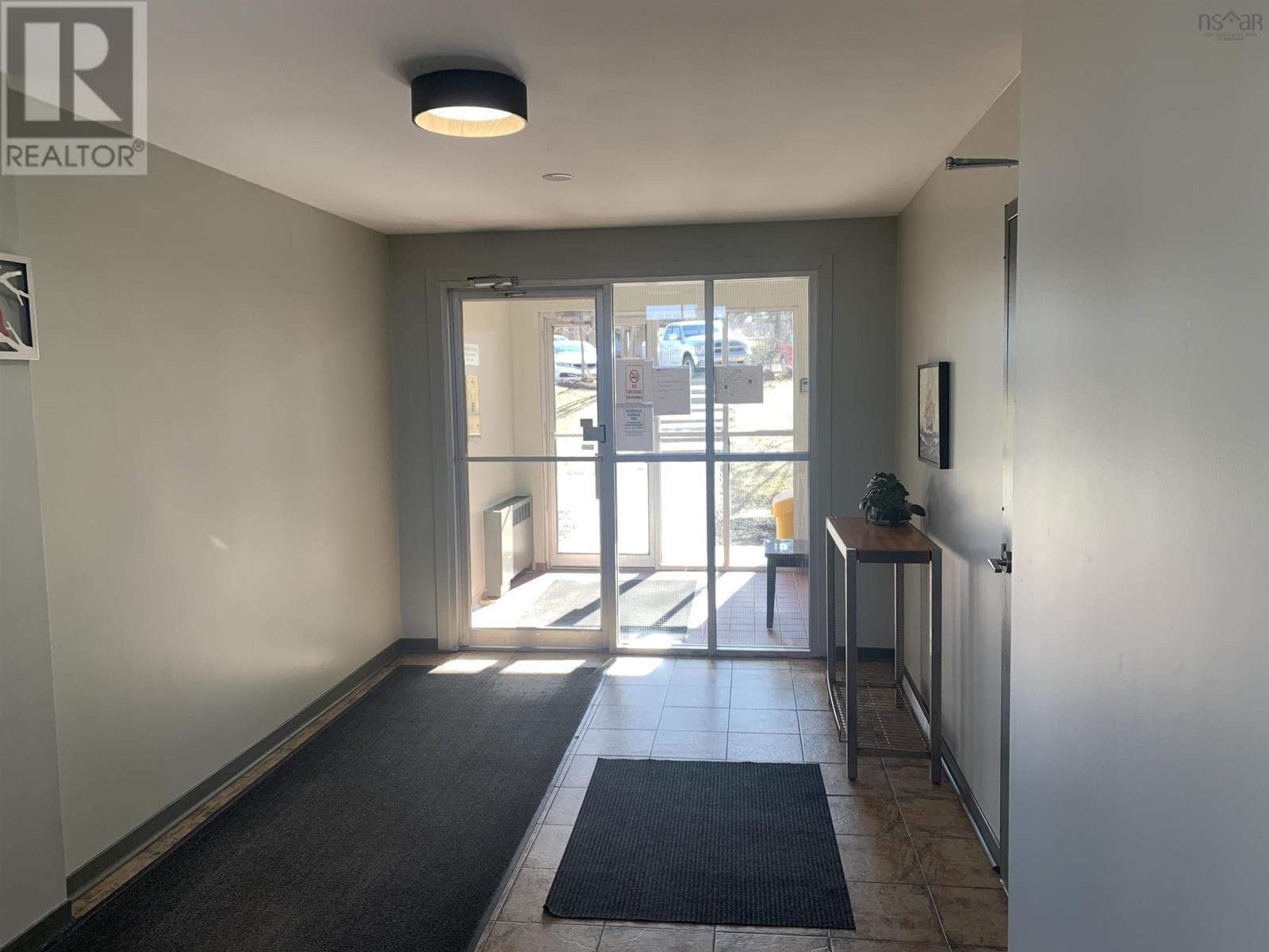 1011 Burgess Crescent photo 4