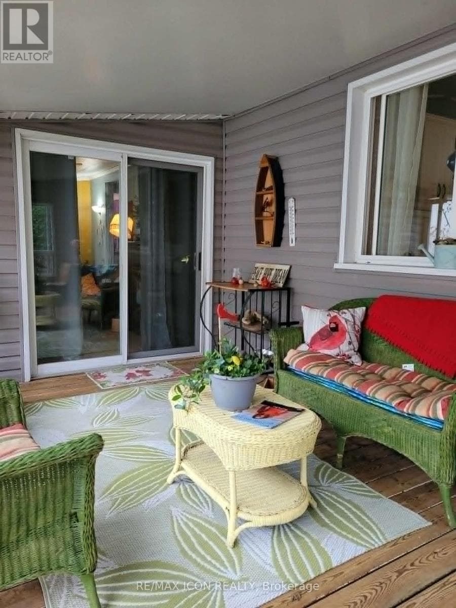 35 - 9839 LAKESHORE ROAD photo 3