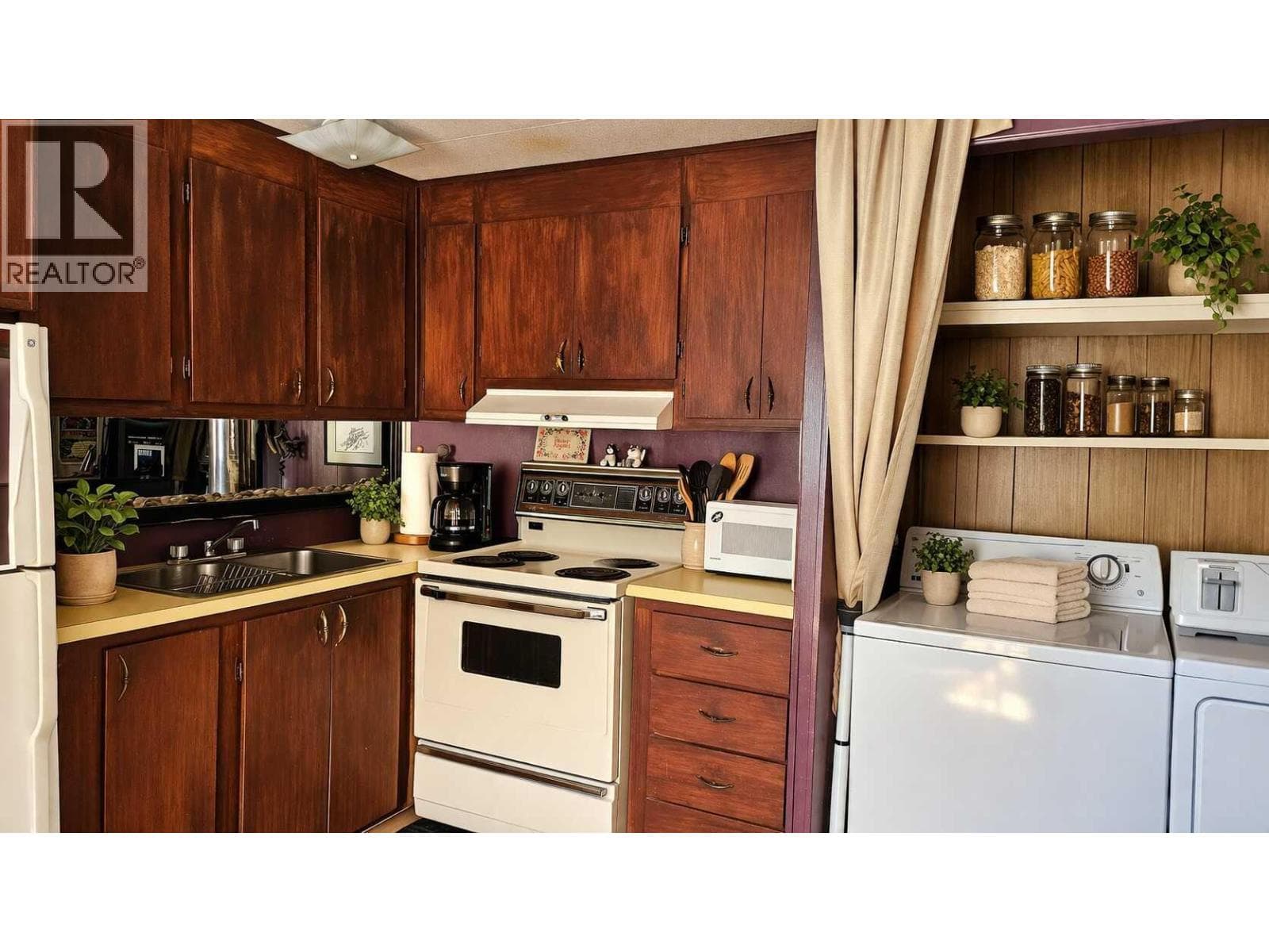 111 Hunt Road photo 2