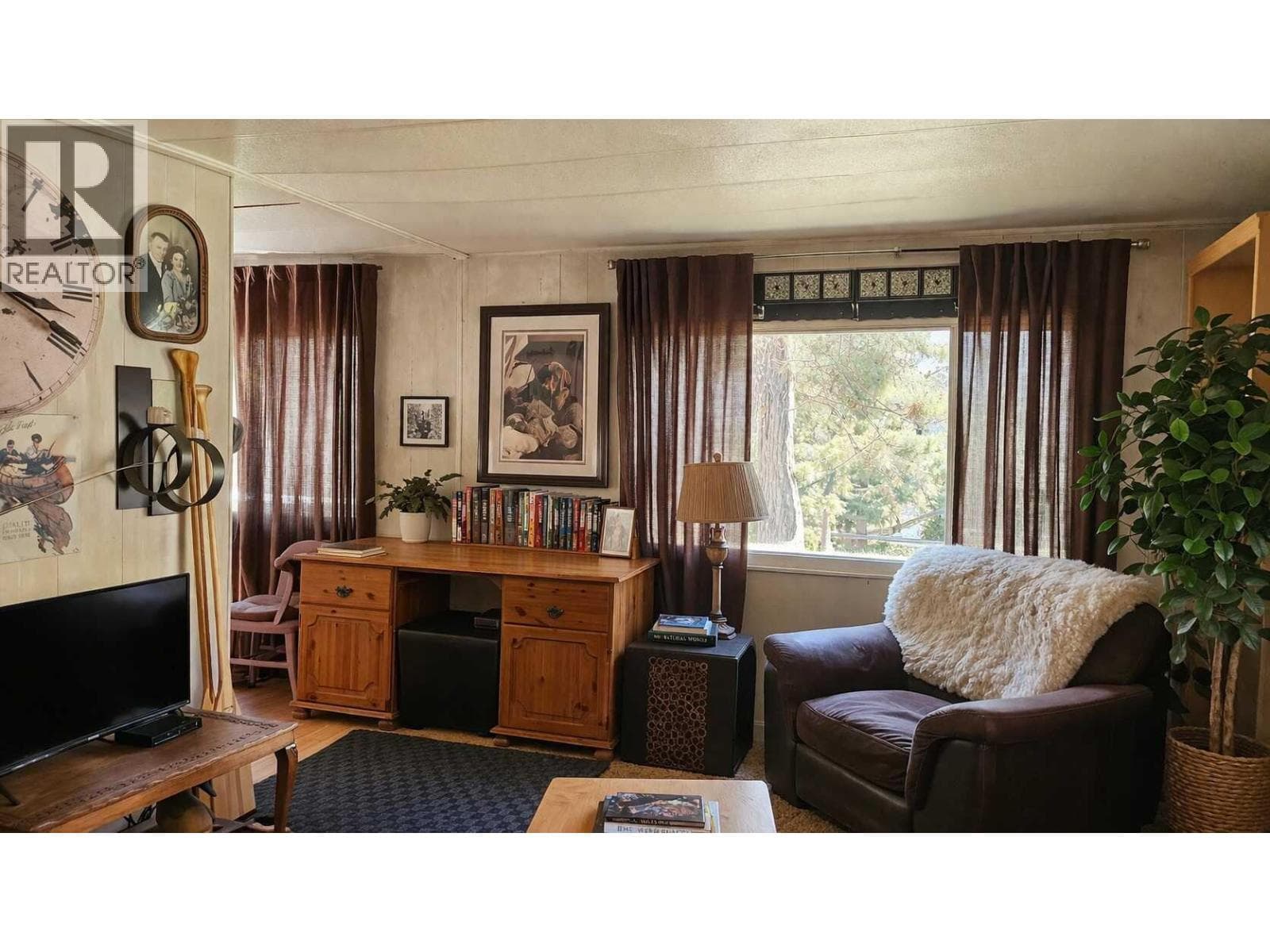 111 Hunt Road photo 3