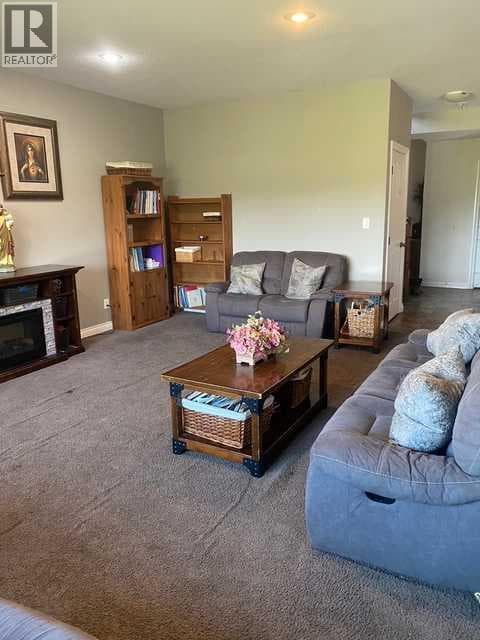 5722 45 AvenueClose photo 4